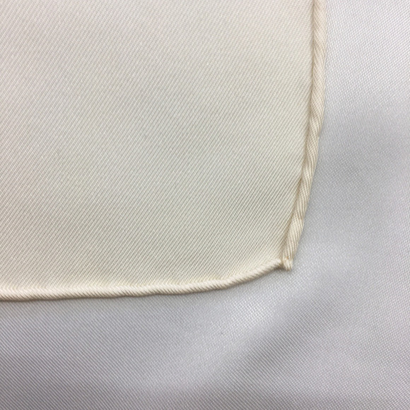 Authentic Carré Onde de Chic Silk Scarf - Picture 7 of 9